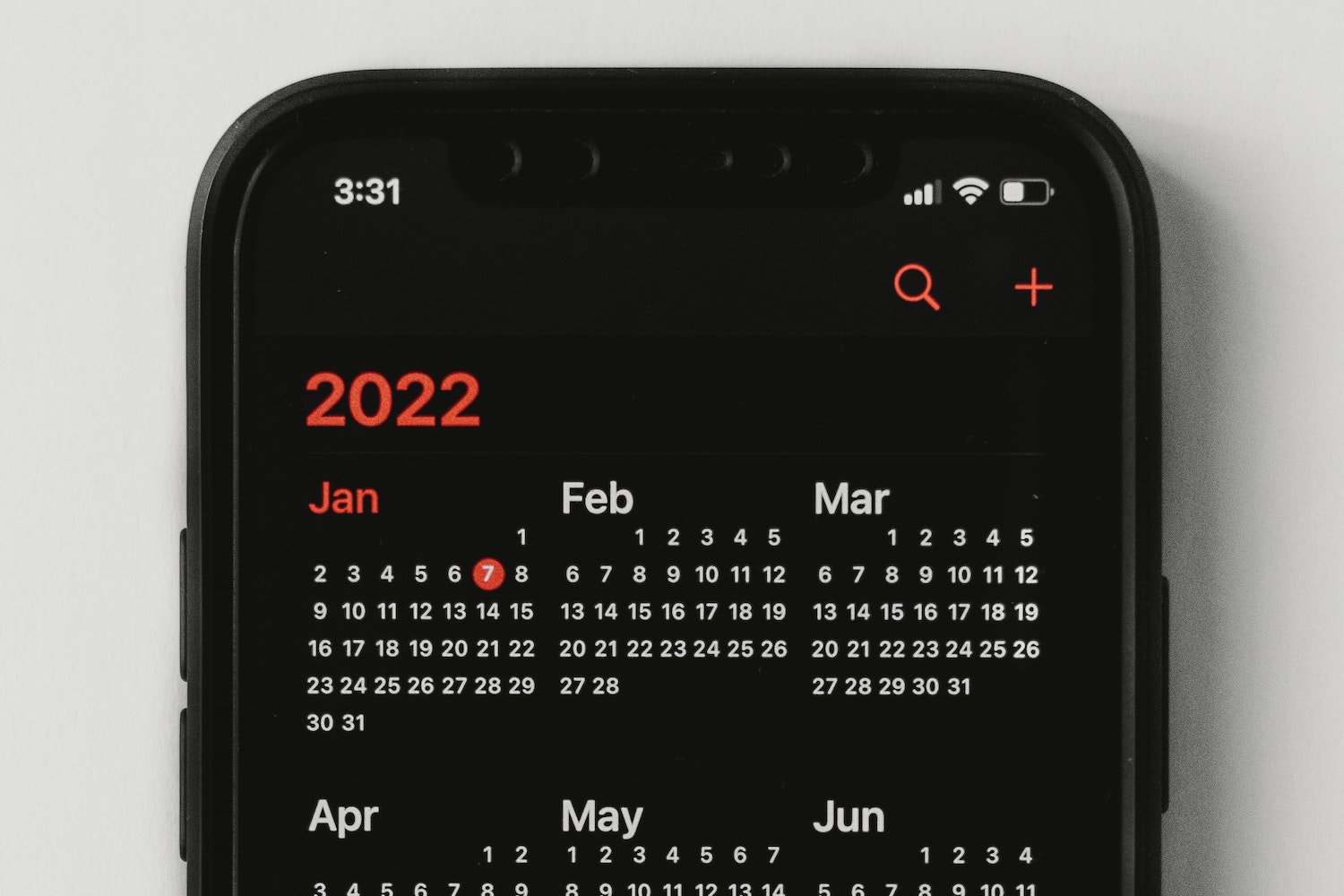 iPhone with 2022 calendar